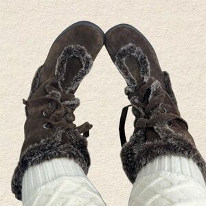 Y2k aerosoles cozy brown faux fur trim suede lace up womens boots
